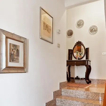 Apartment Dimora Teodora *